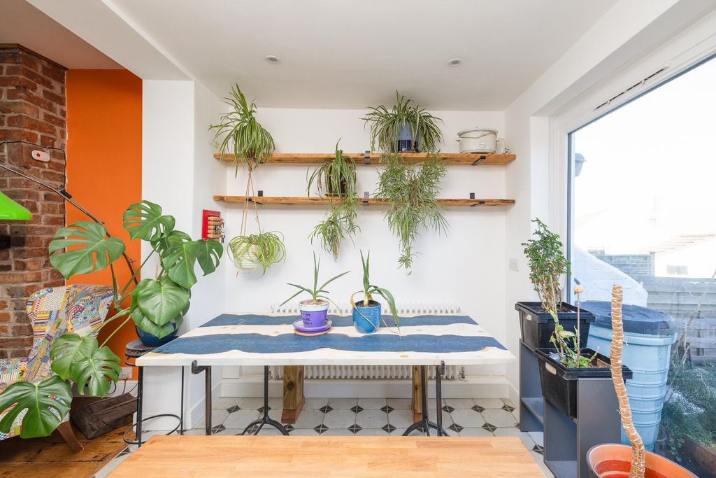 Property photo 3 of 31 Char7799.Jpg