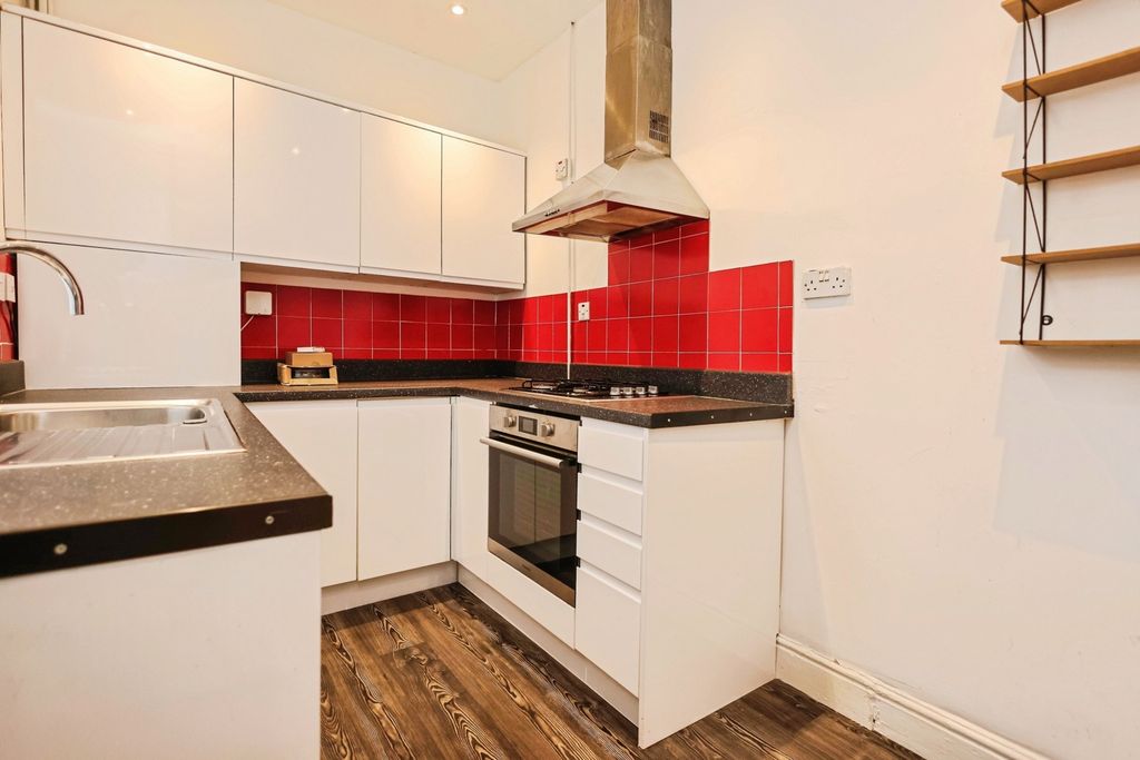 Property photo 2 of 18 Photo