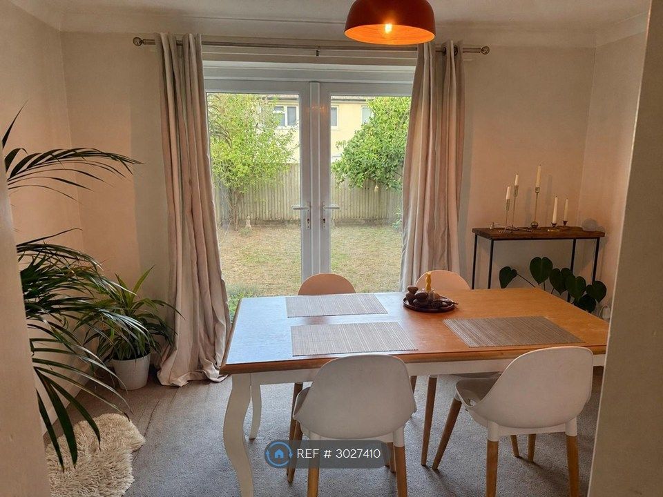 Property photo 3 of 14 Dining Room