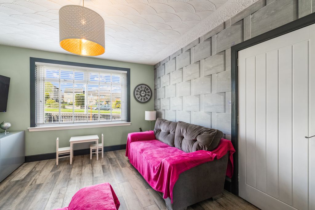 Property photo 3 of 24