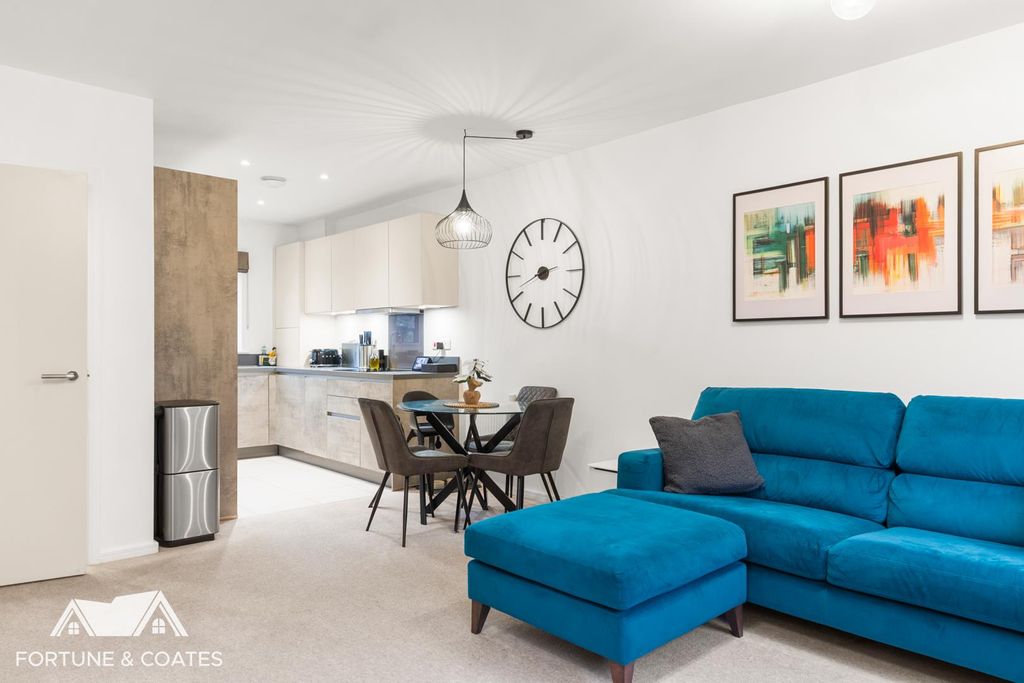 Property photo 3 of 18 Rodindrive_13.Jpg