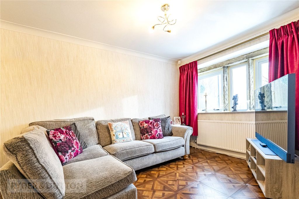 Property photo 3 of 21 Picture No. 22