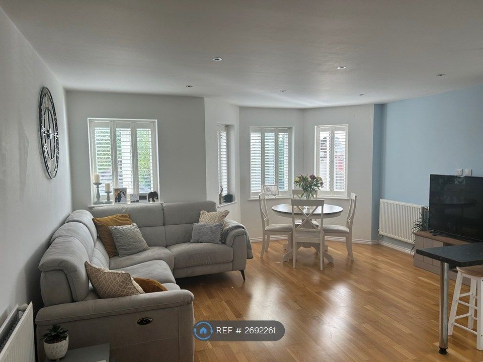 Property photo 1 of 15 Living Room