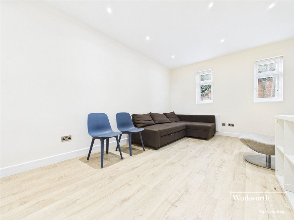 Property photo 3 of 12 Picture No. 17