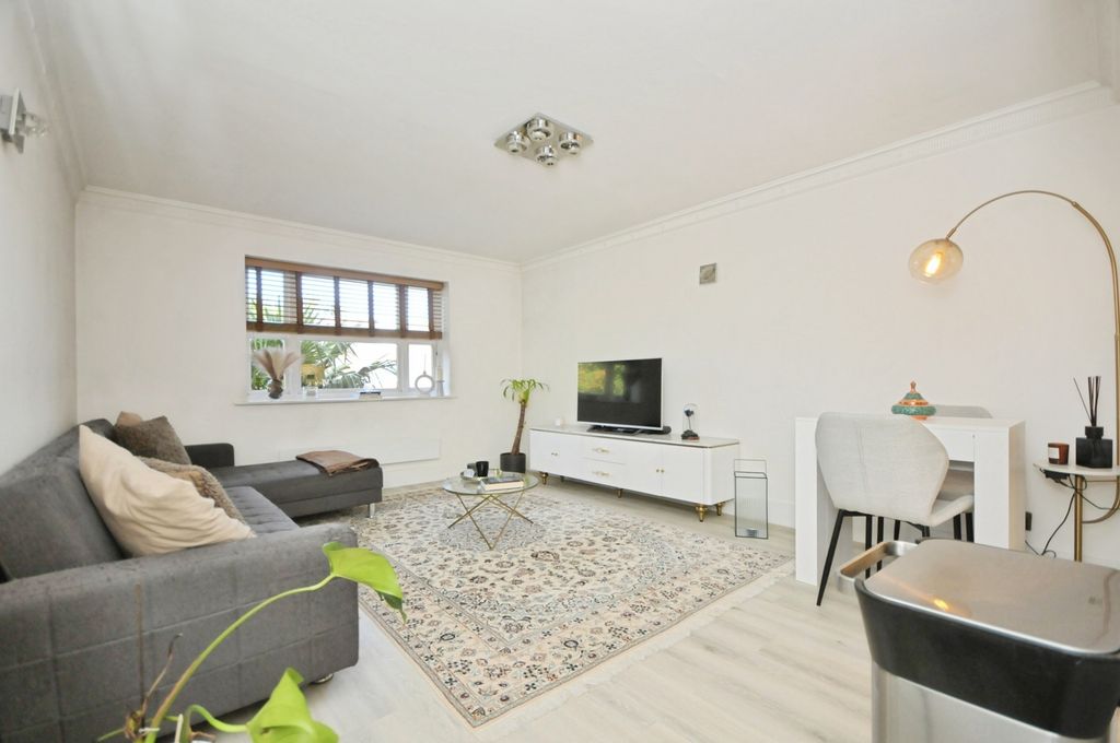 Property photo 1 of 17 Photo