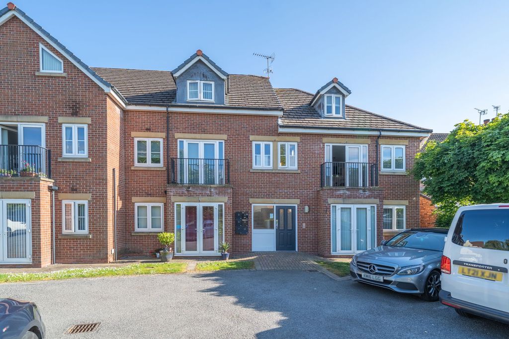 Property photo 1 of 17