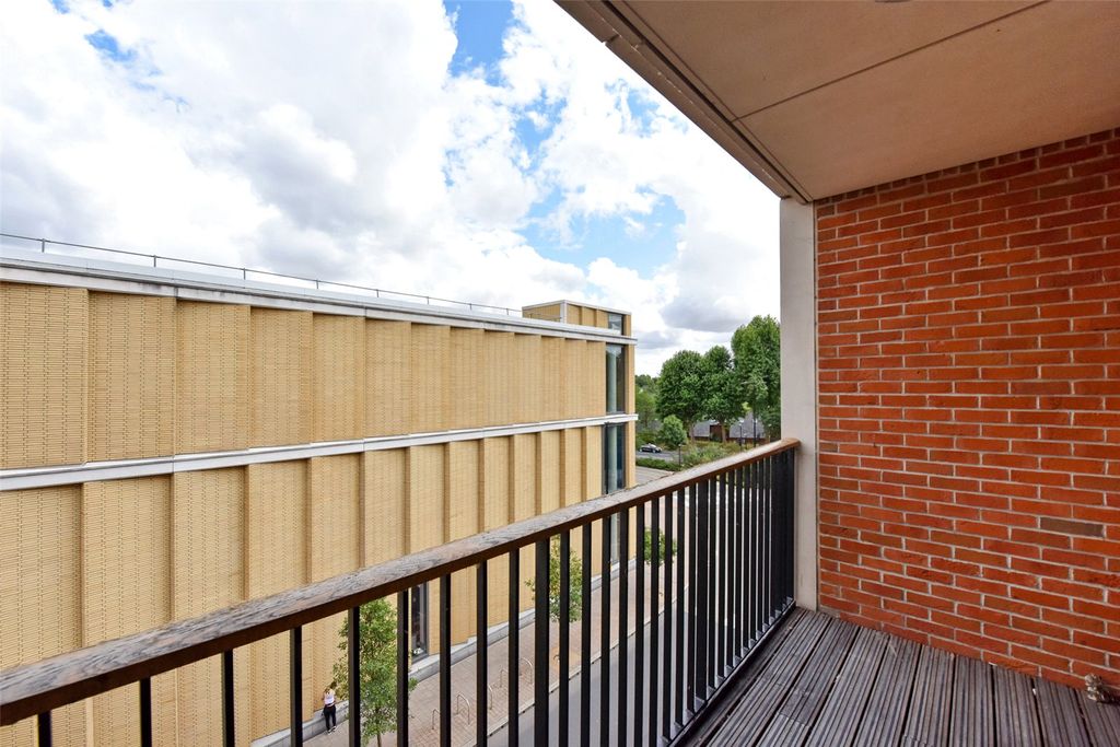 Property photo 2 of 10 Balcony