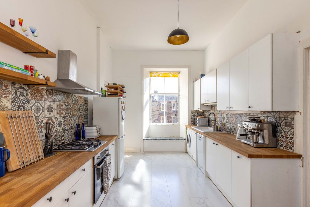 Property photo 3 of 21 Picture 3