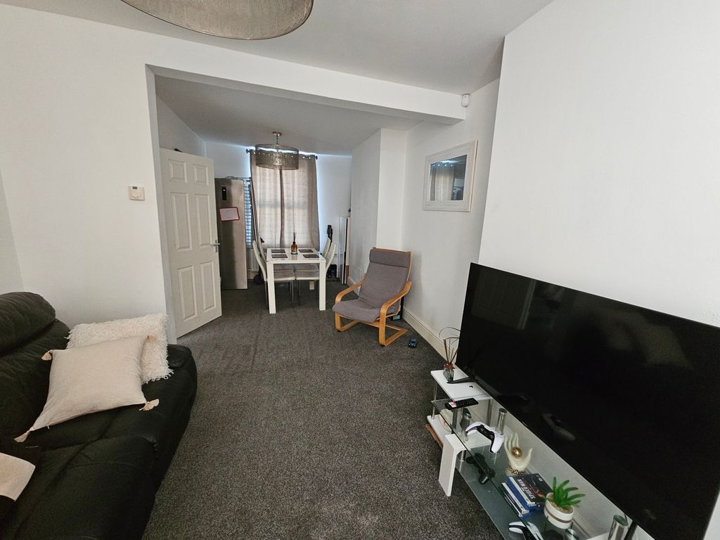 Property photo 2 of 10 Photo 1