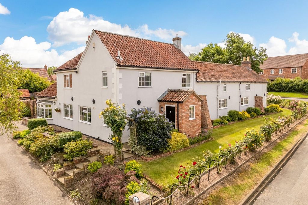 Property photo 1 of 45