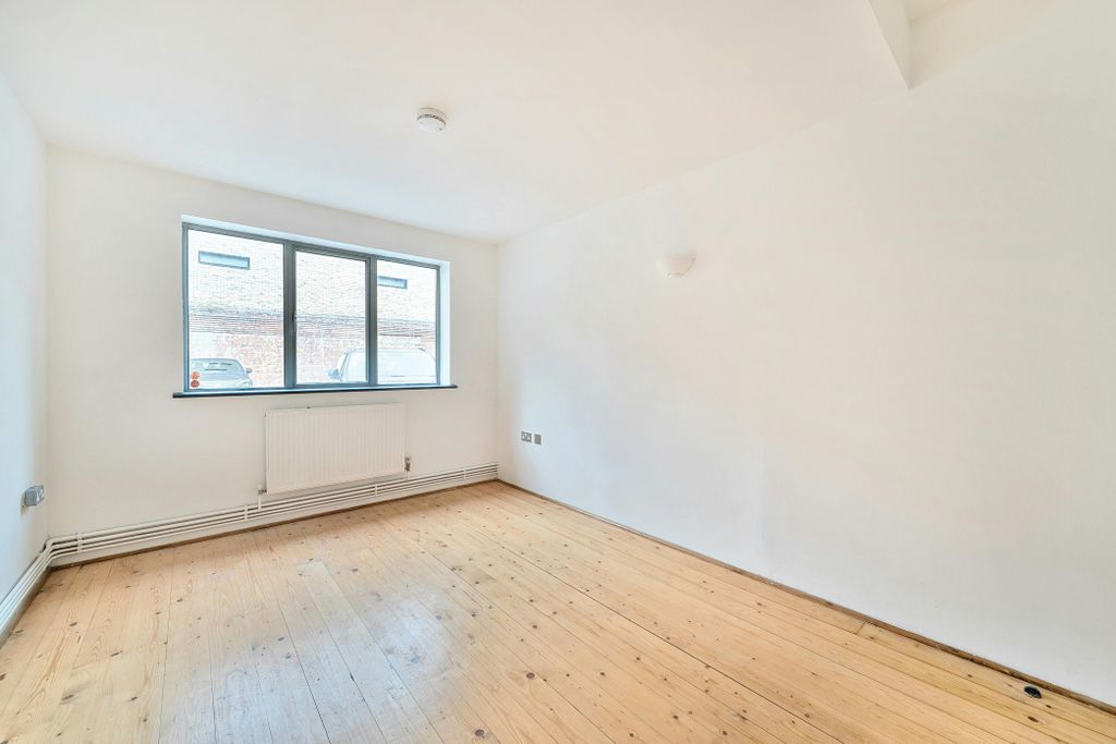 Property photo 3 of 6 Anton5.Jpg