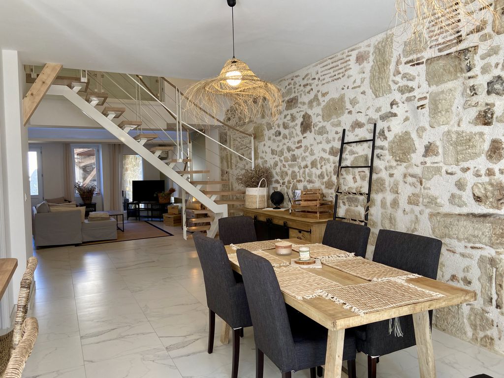 Property photo 1 of 25