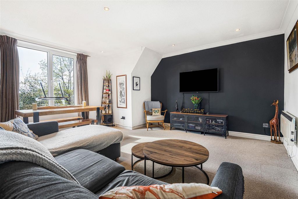 Property photo 2 of 16 15_78672.Jpg