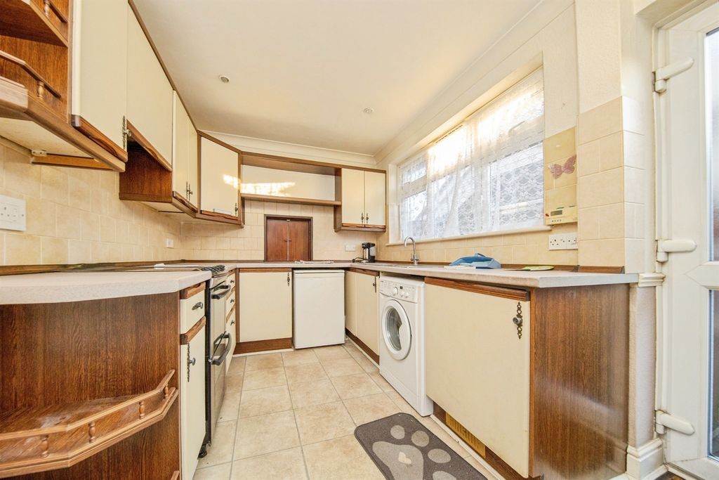 Property photo 3 of 15