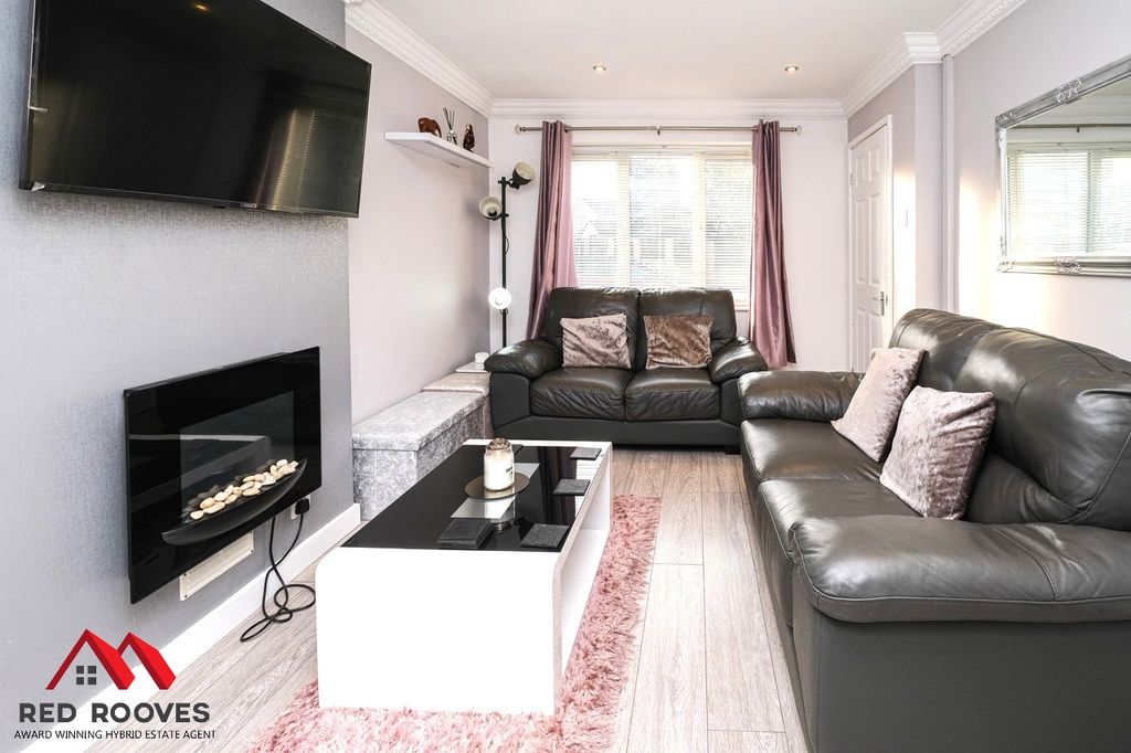 Property photo 2 of 21 Lounge