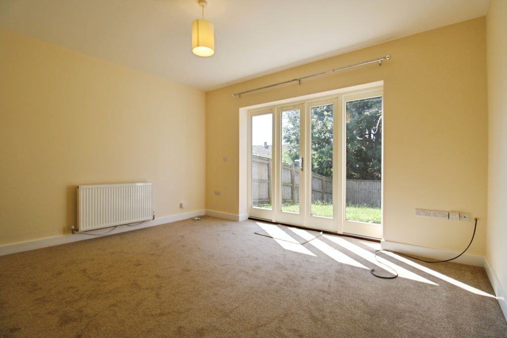 Property photo 2 of 10 Living Room