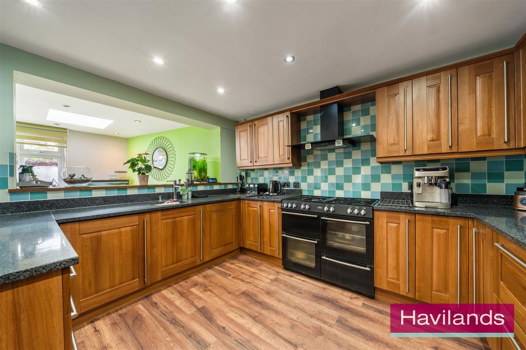 Property photo 3 of 22 Woodpecker Close-20.Jpg