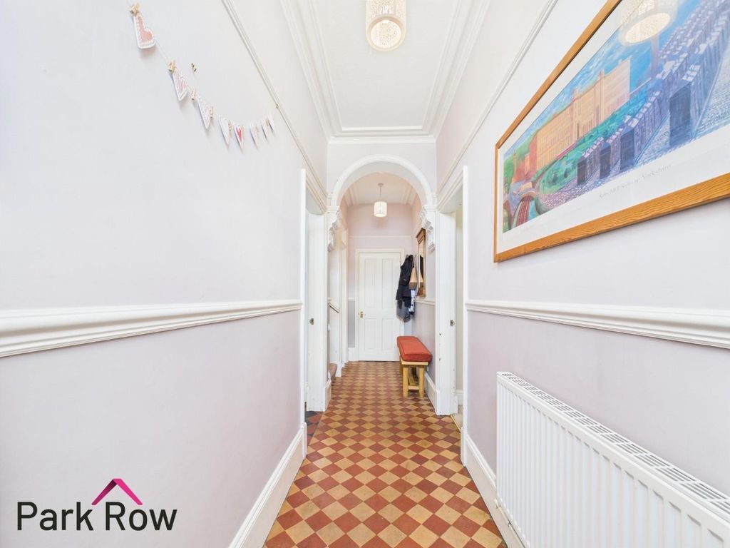 Property photo 3 of 41 Entrance Hallway