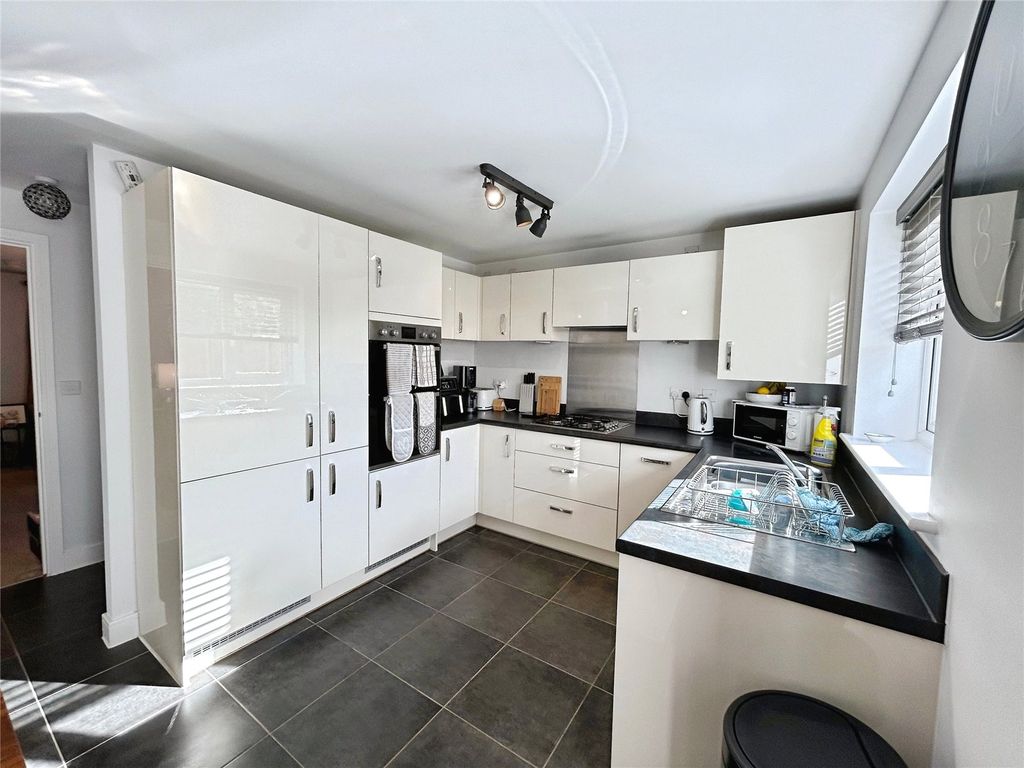 Property photo 2 of 17 Kitchen/Diner