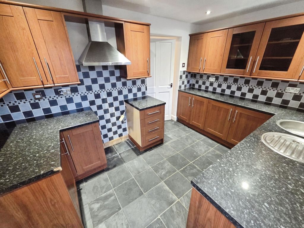 Property photo 2 of 14 Pbox-Img.Jpg