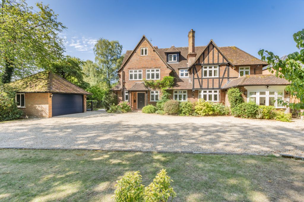 Property photo 1 of 25