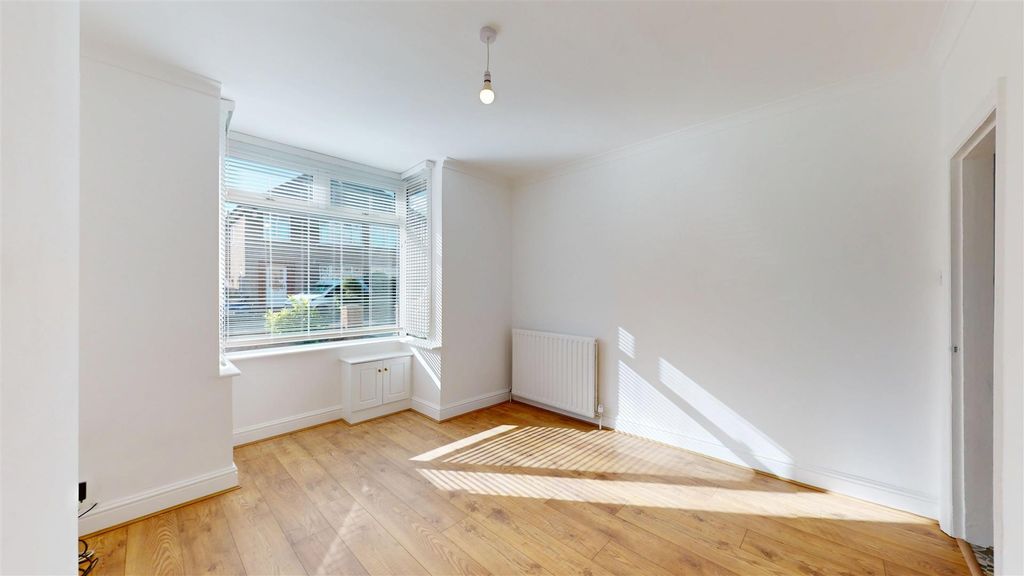 Property photo 2 of 12 36-Doughty-Street-09242025_103509.Jpg