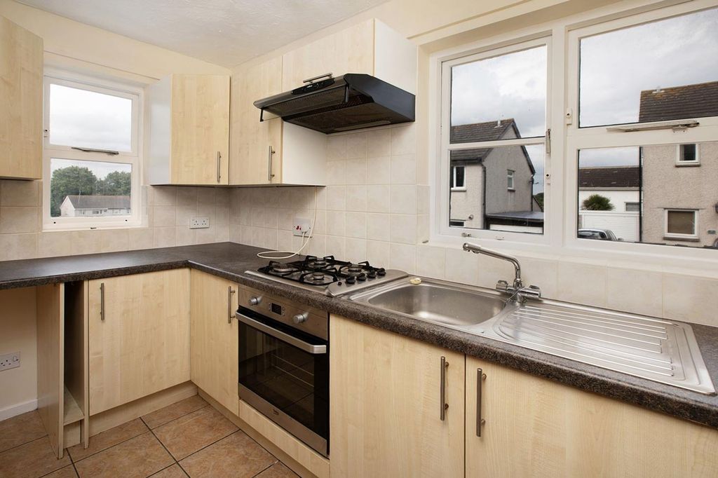 Property photo 3 of 13