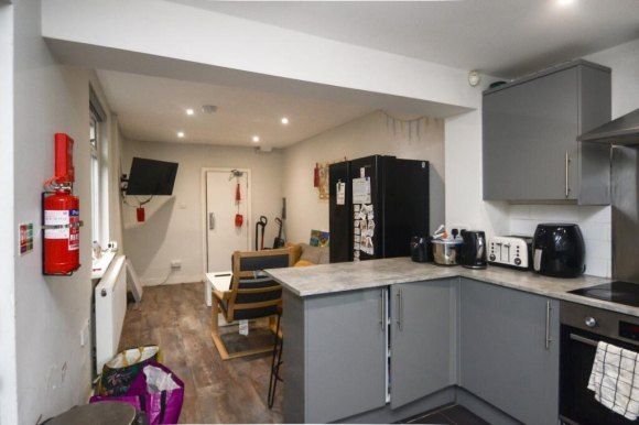 Property photo 3 of 8 9672398.Jpg