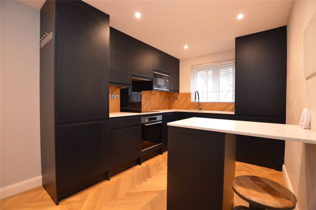 Property photo 2 of 13 Picture No. 16