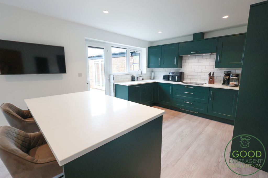 Property photo 3 of 31