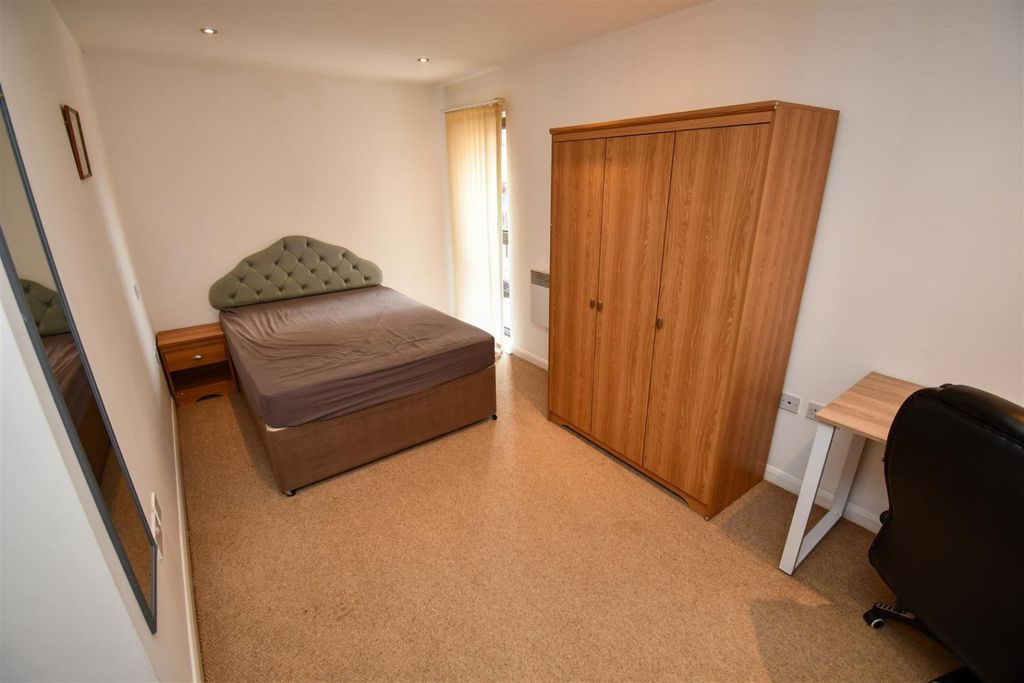 Property photo 3 of 8 1716743