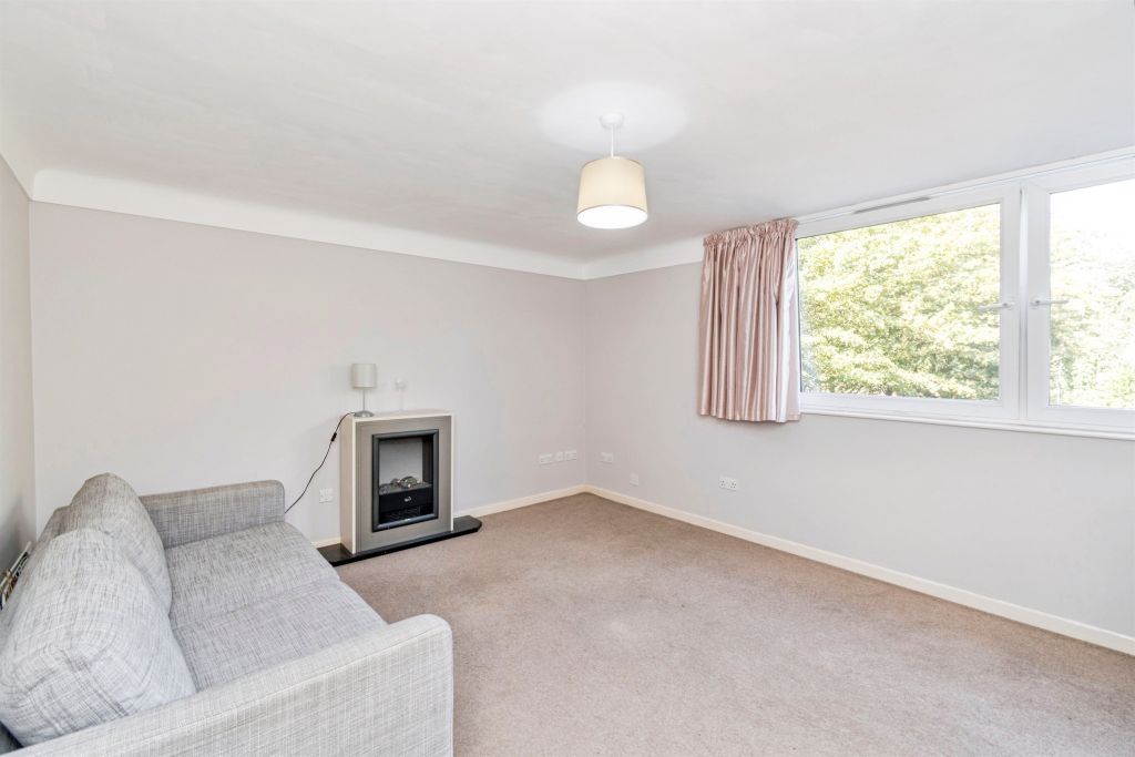 Property photo 3 of 11