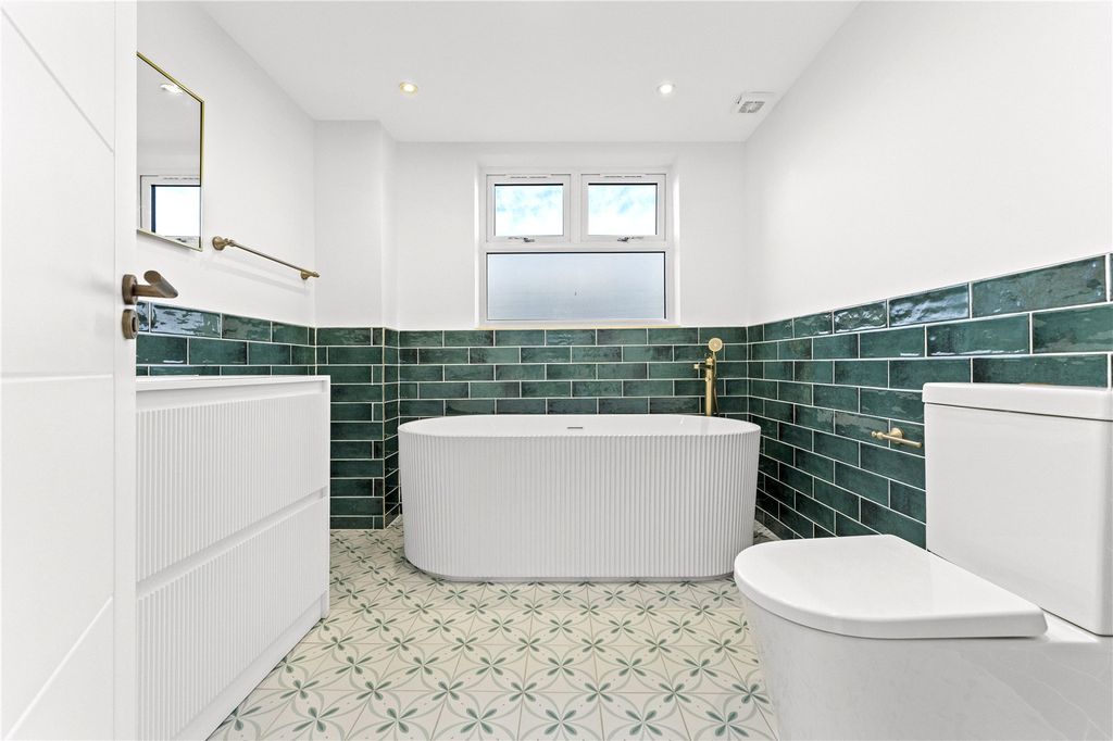 Property photo 3 of 21 Picture No. 11