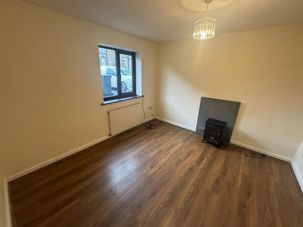 Property photo 3 of 9 Lounge 2.Jpeg