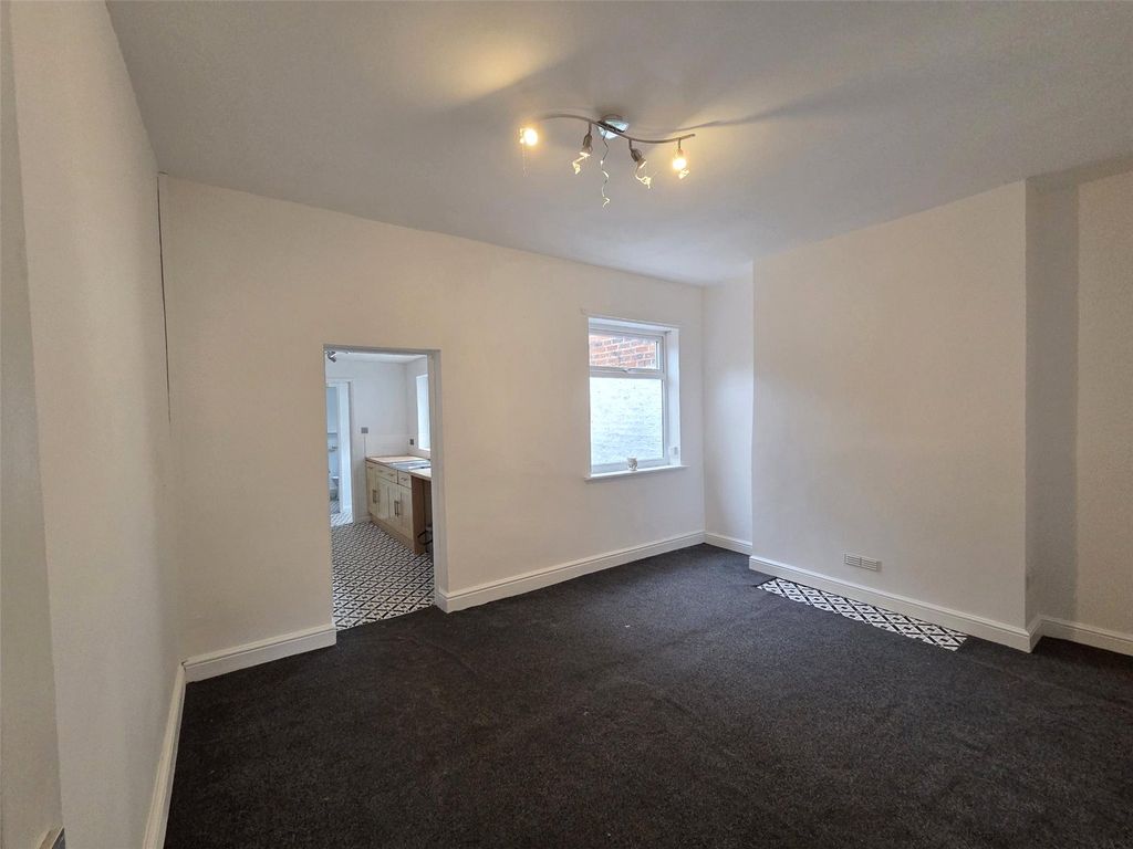 Property photo 3 of 10 Living Room