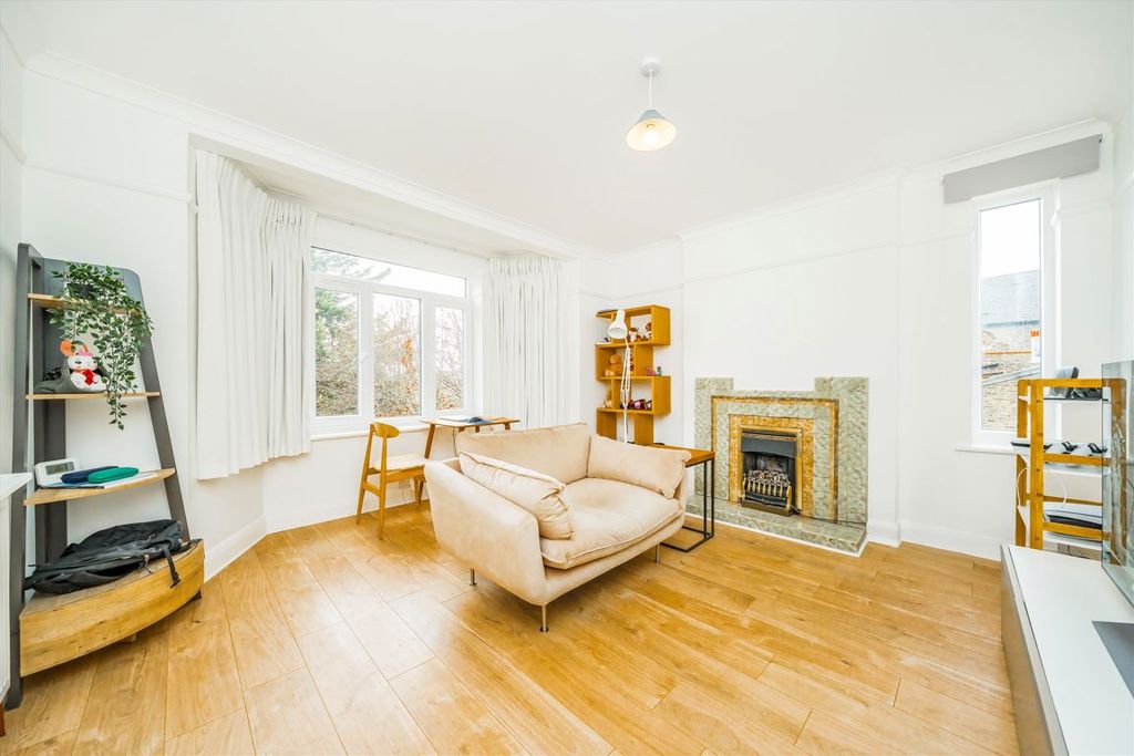Property photo 3 of 5
