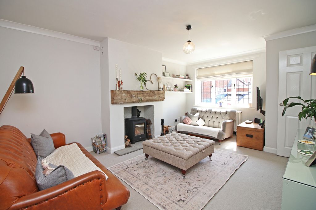 Property photo 2 of 34