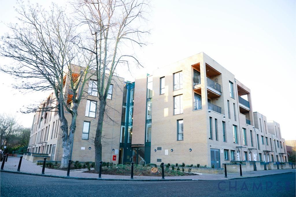 Property photo 1 of 6 2 Bed Flat