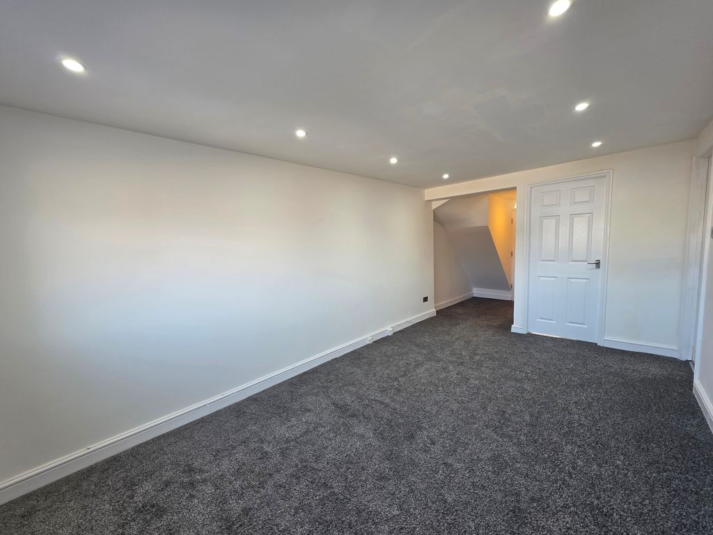 Property photo 3 of 9 Image