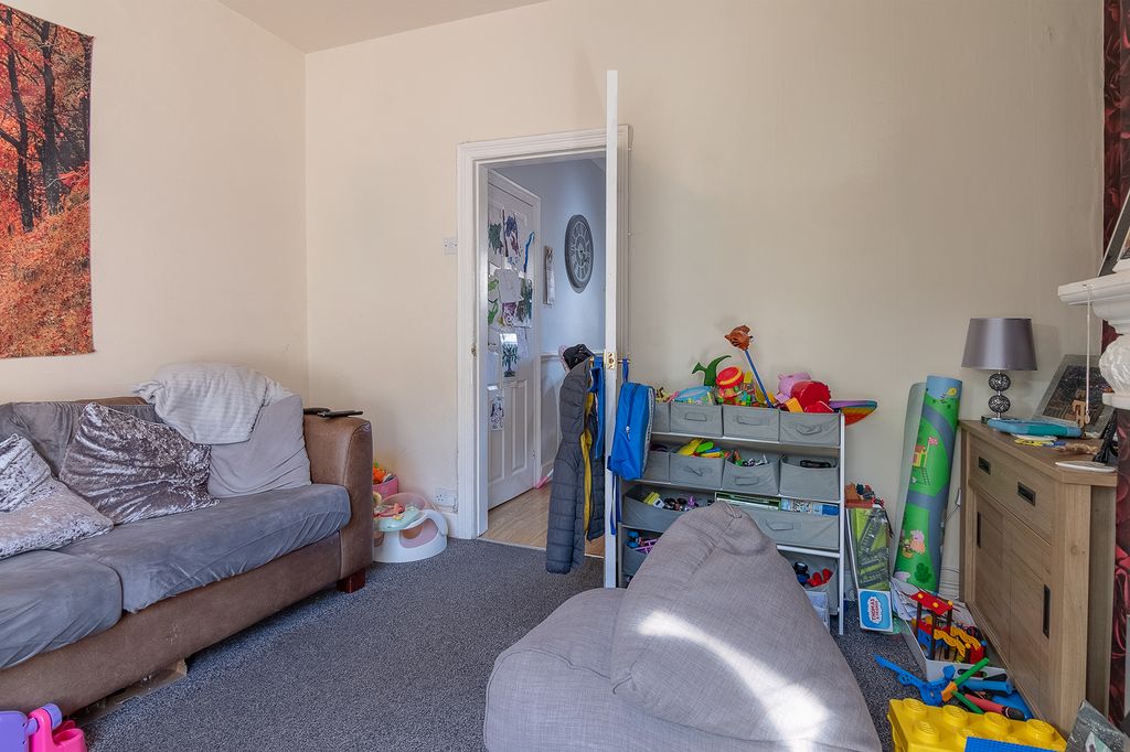 Property photo 3 of 18