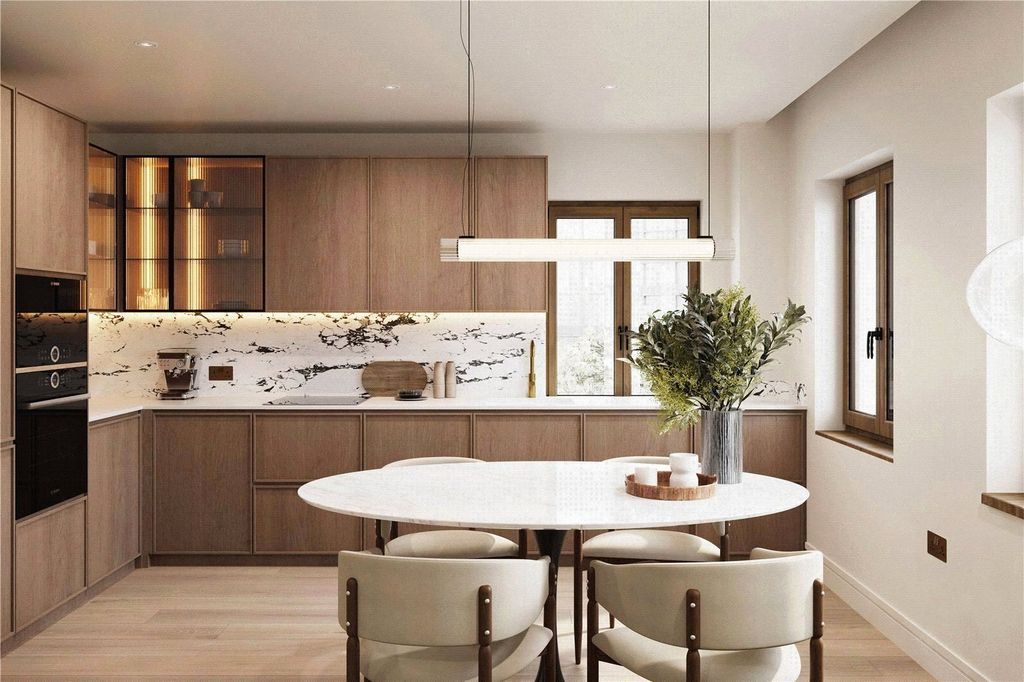 Property photo 1 of 11 Kitchen/Dining Room