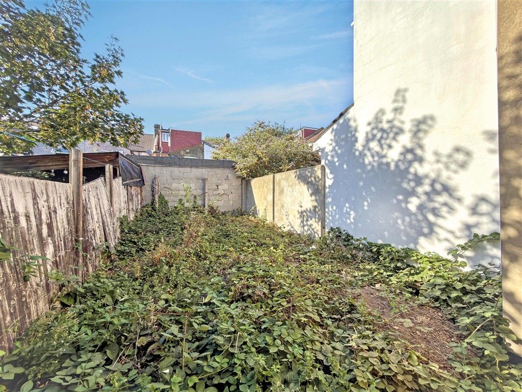 Property photo 2 of 5