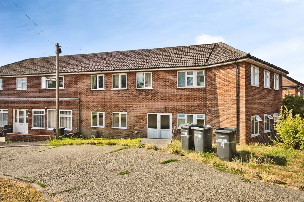 Property photo 1 of 8