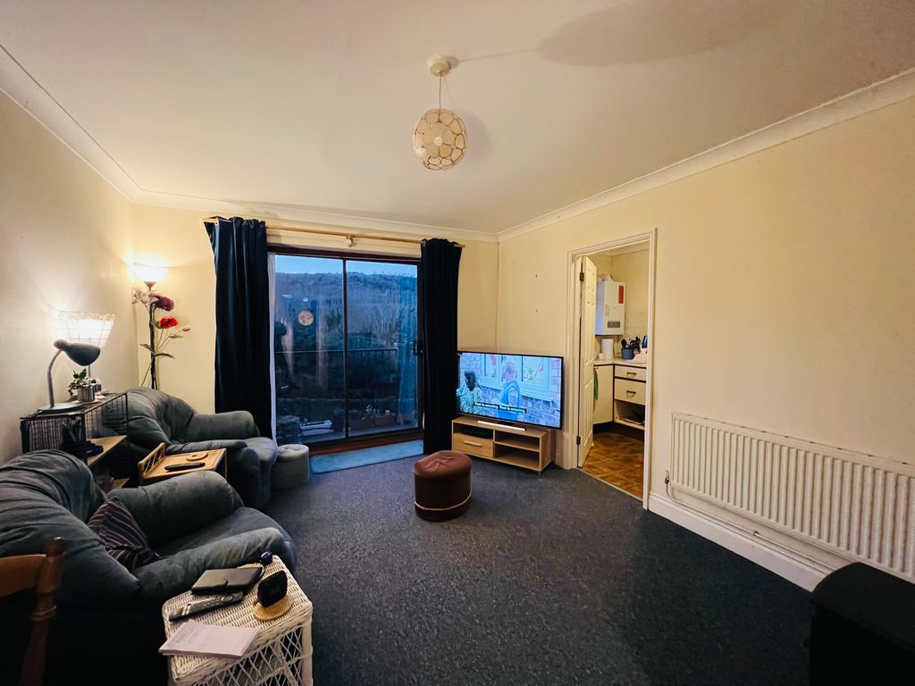 Property photo 2 of 7 Living Room