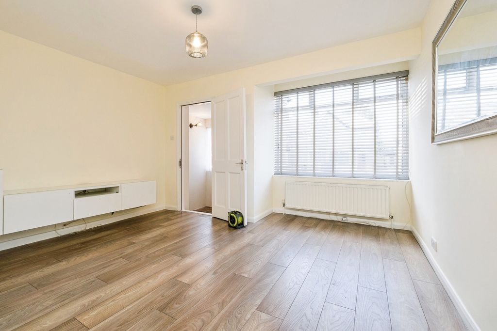 Property photo 2 of 19 Pbox-Img.Jpg
