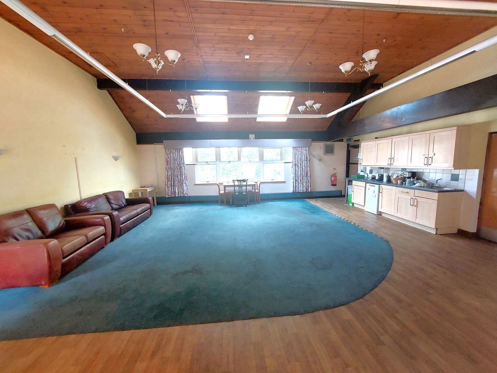 Property photo 2 of 4