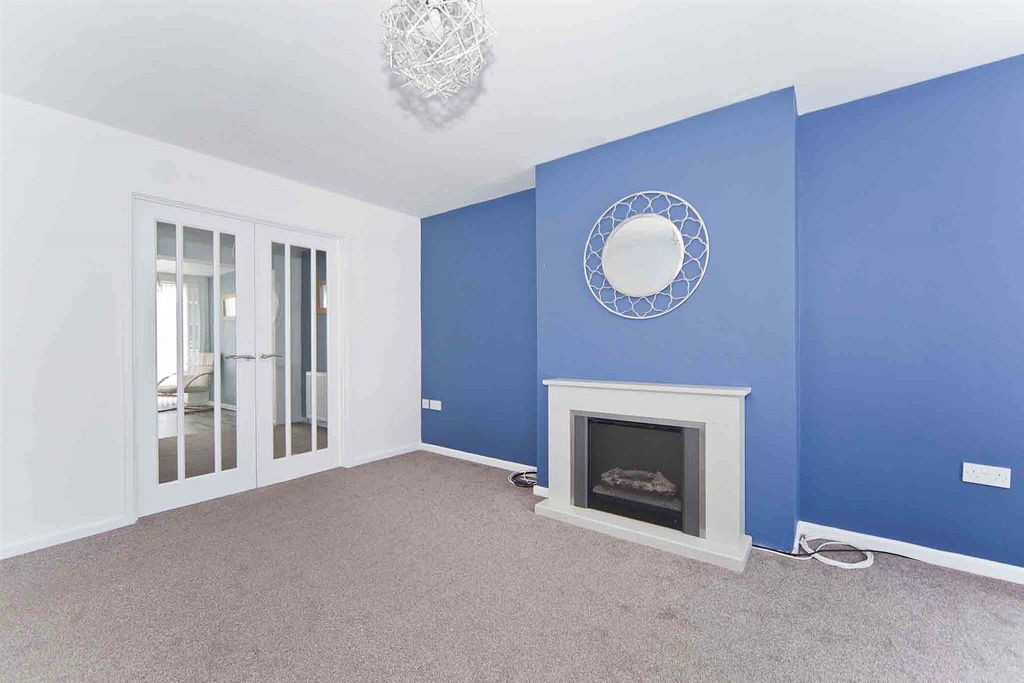 Property photo 3 of 25