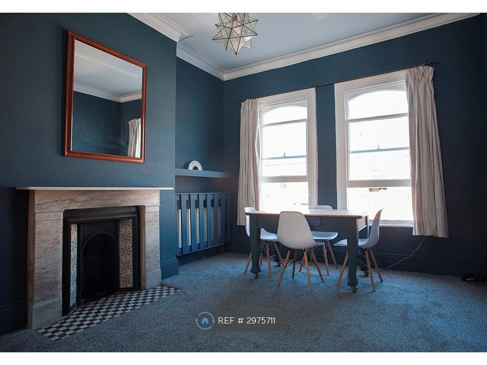 Property photo 1 of 7 Sitting Room