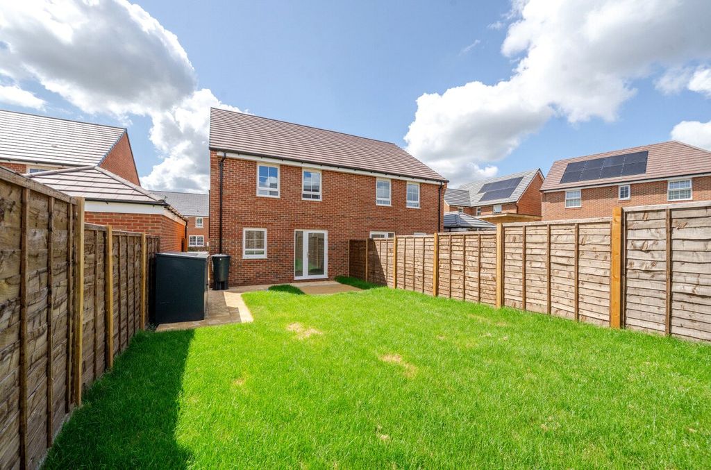 Property photo 3 of 9 Picture No. 11