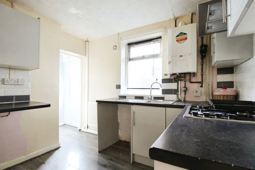 Property photo 1 of 17